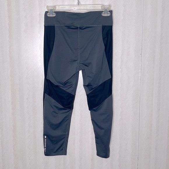 SECOND SKIN Compression Crop Leggings Gravel Size Small - Picture 8 of 8